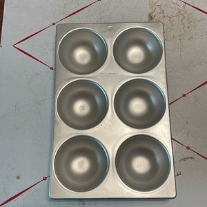 Wilton half sphere baking pan